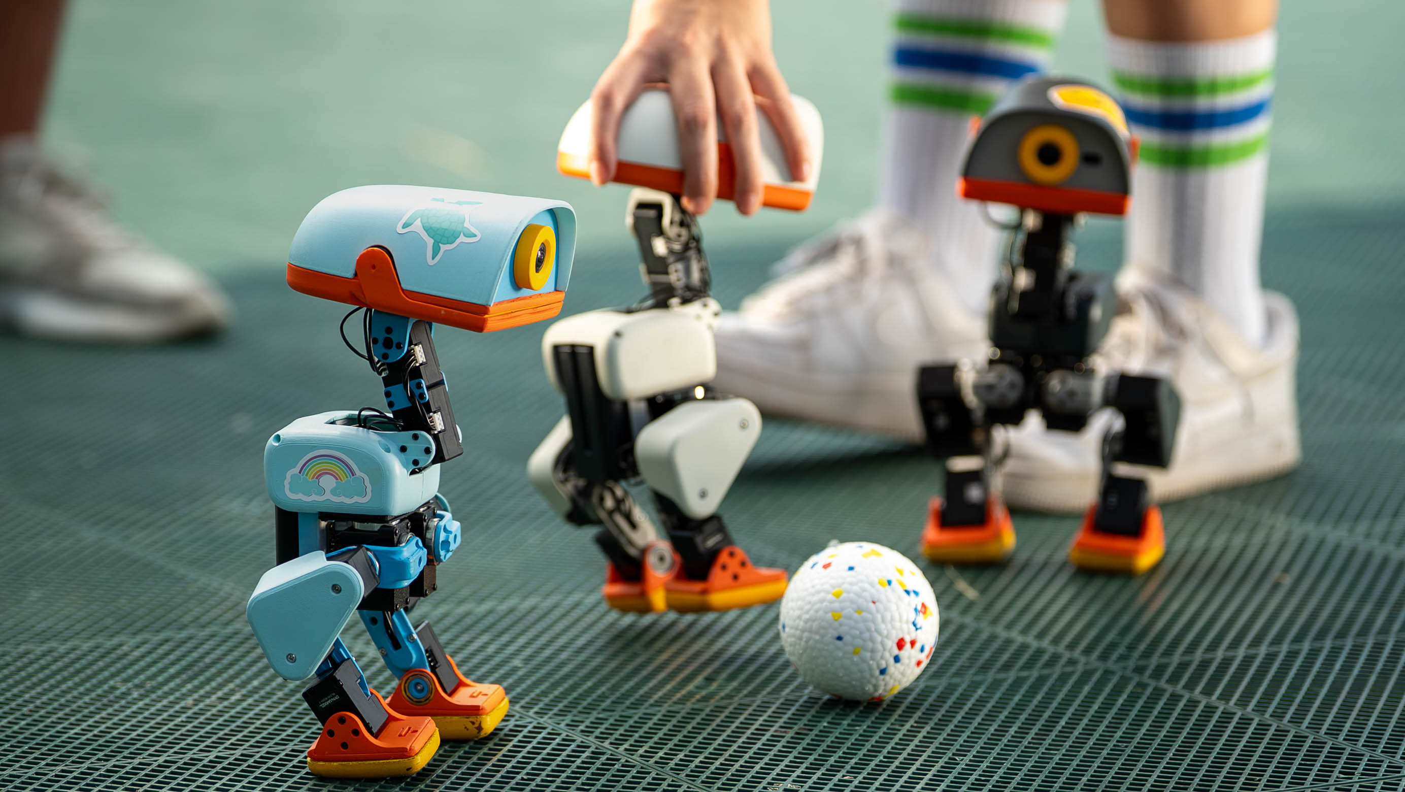 Microduck Preorders Create a Servo Demand Signal