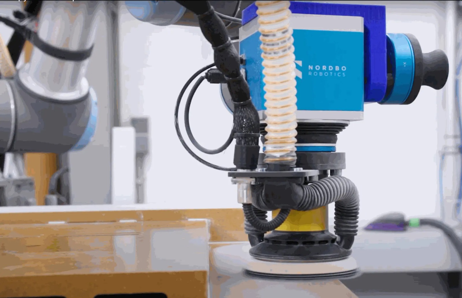 Nordbo Mimic automates sanding at Bjerrum Nielsen